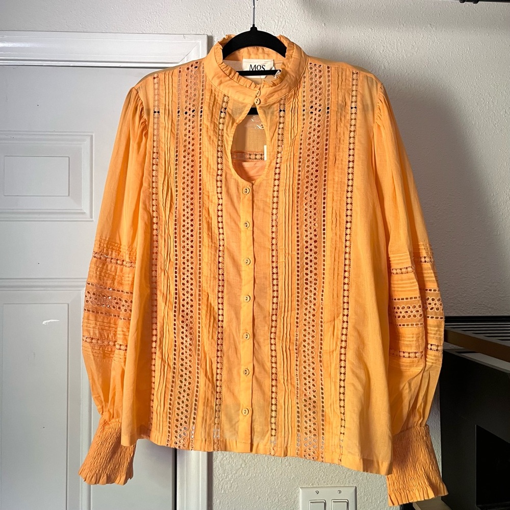 NWT MOS orange eyelet‎ lace trim embroidered keyhole pleated ruffle blouse